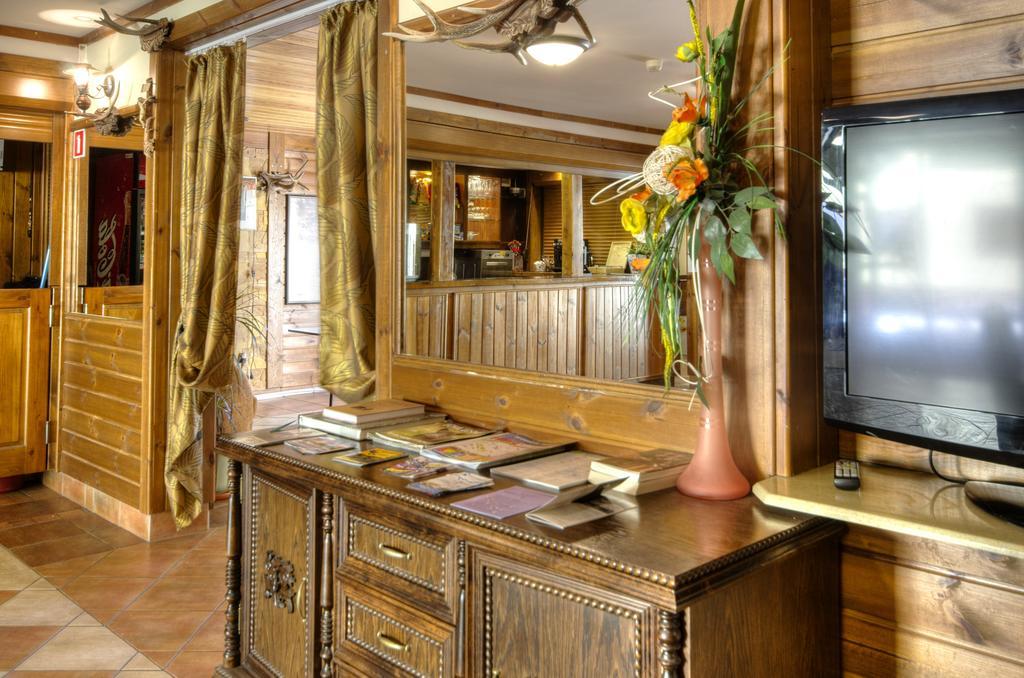 Augustowia Hotel Ngoại thất bức ảnh