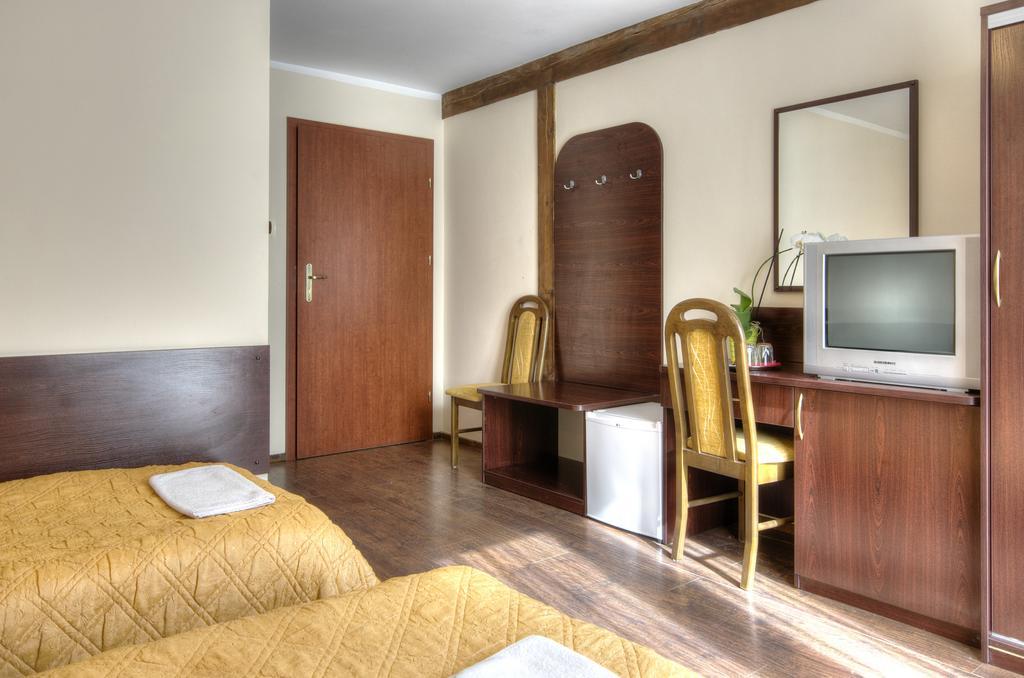 Augustowia Hotel Ngoại thất bức ảnh